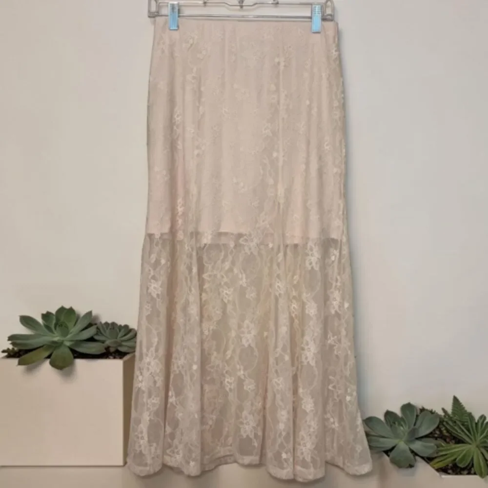 N/A lace maxi